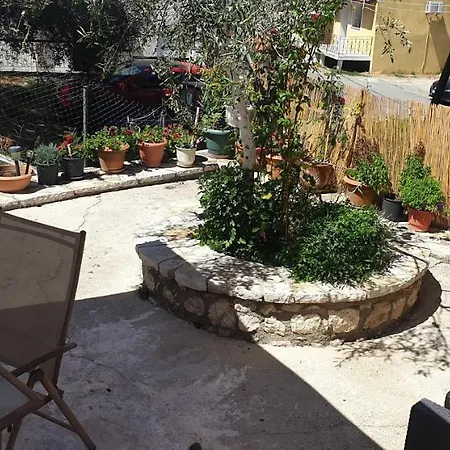 Landsted Alexandros House With Private Parcking