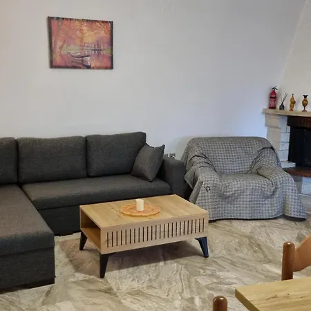Alexandros House With Private Parcking בית כפרי *