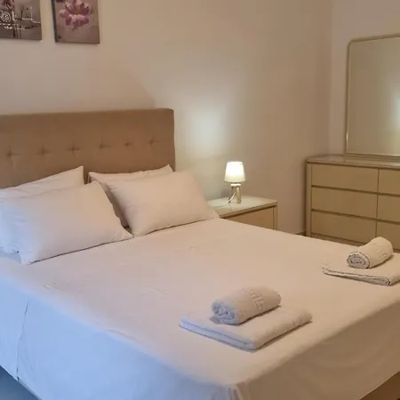 Alexandros House With Private Parcking