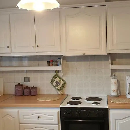 Alexandros House With Private Parcking *