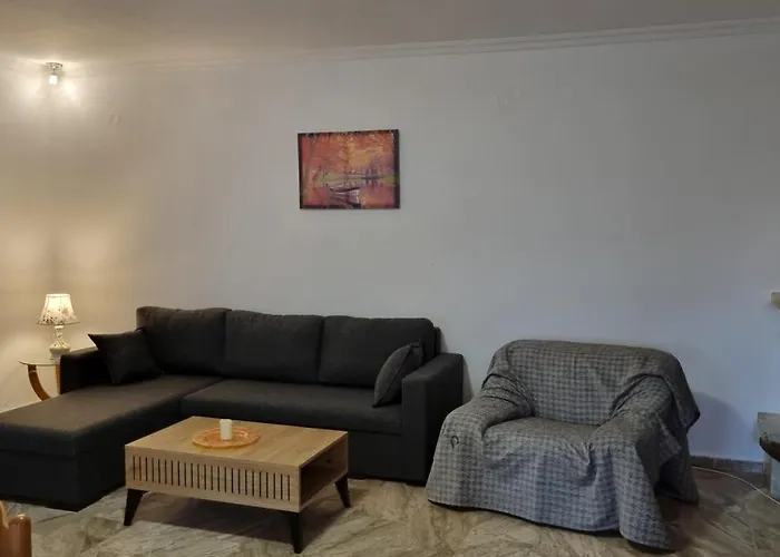 Alexandros House With Private Parcking Landhuis *
