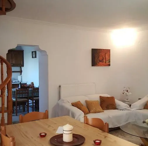 Alexandros House With Private Parcking Landhuis Vátos