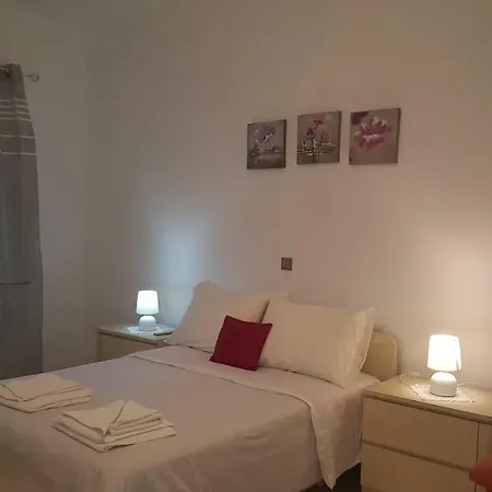 Alexandros House With Private Parcking Casa rural *